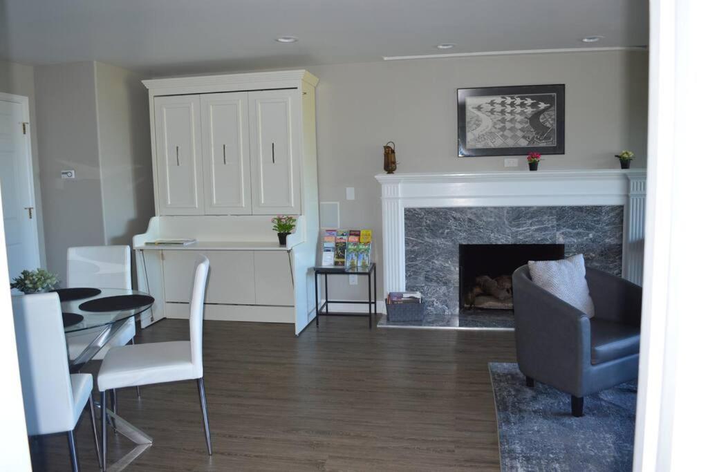 1-Bedroom Seaview Guesthouse On Seattle Luxury Estate With Views Of Olympic Mountains Buitenkant foto